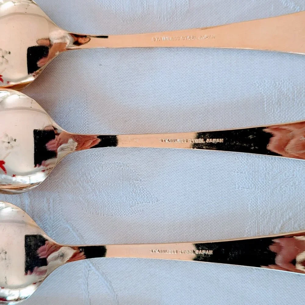 Set of 15 Holly Berry Gold-Tone Flatware Stainless Steel Japan Knife Fork Spoon